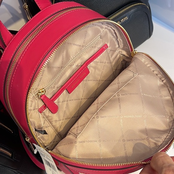 Michael Kors Bags Michael Kors Jaycee Medium Pebbled Leather
Carmine Pink - Picture 7 of 16